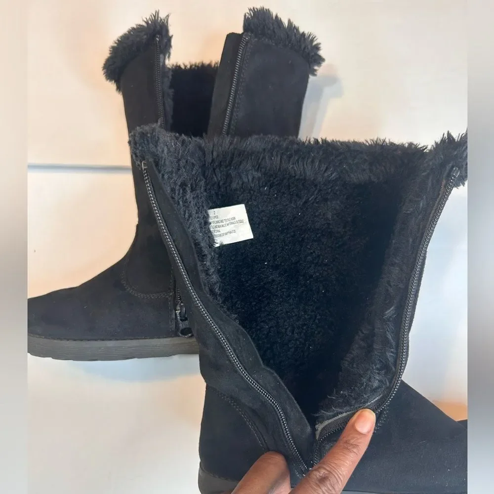 Cat & Jack Girl’s Kameryn Faux-Fur Shearling Boots. Black. Size 2